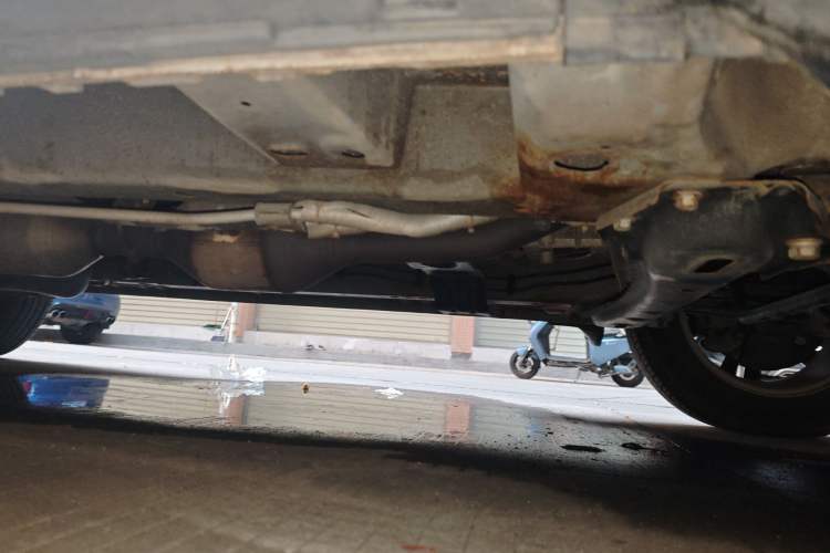Used HYOSOW S3 2016 S3L 1.5L Manual Prestige Edition Chassis Front Right