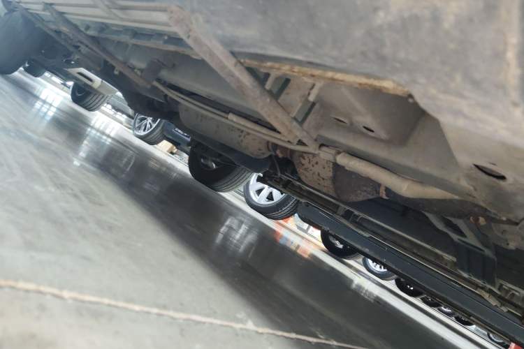Used HYOSOW S3 2016 S3L 1.5L Manual Prestige Edition Chassis Front Right