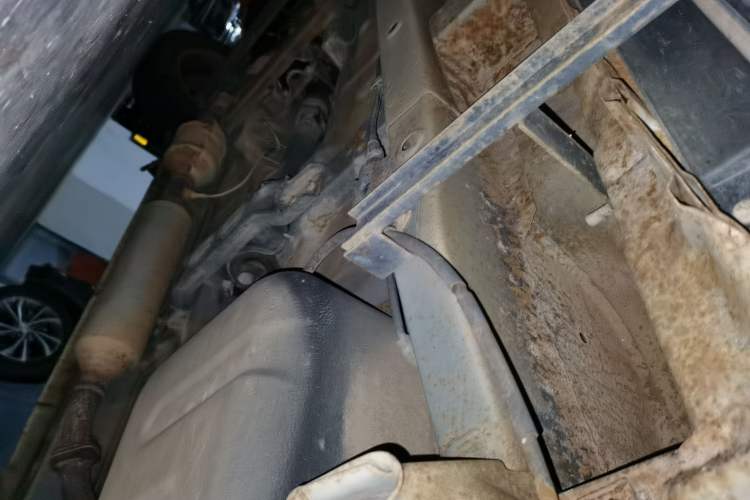 Used HYOSOW S3 2016 1.5L Manual Comfort Version China IV Emission Standard Chassis Rear Left