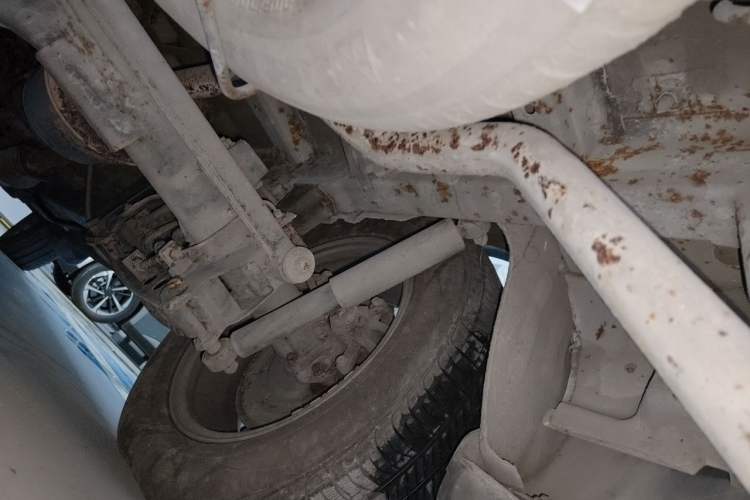 Used HYOSOW S3 2016 1.5L Manual Luxury Edition China IV Emission Standard Chassis Rear Right