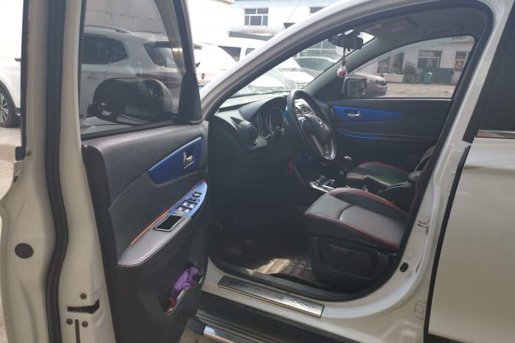 Used HYOSOW S3 2016 1.5L Manual Comfort Version China IV Emission Standard Driver Seat