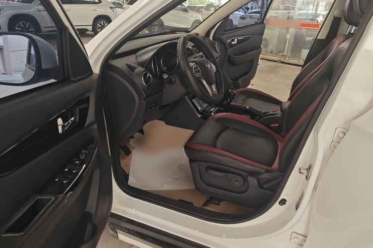 Used HYOSOW S3 2016 1.5L Manual Luxury Edition China IV Emission Standard Driver Seat