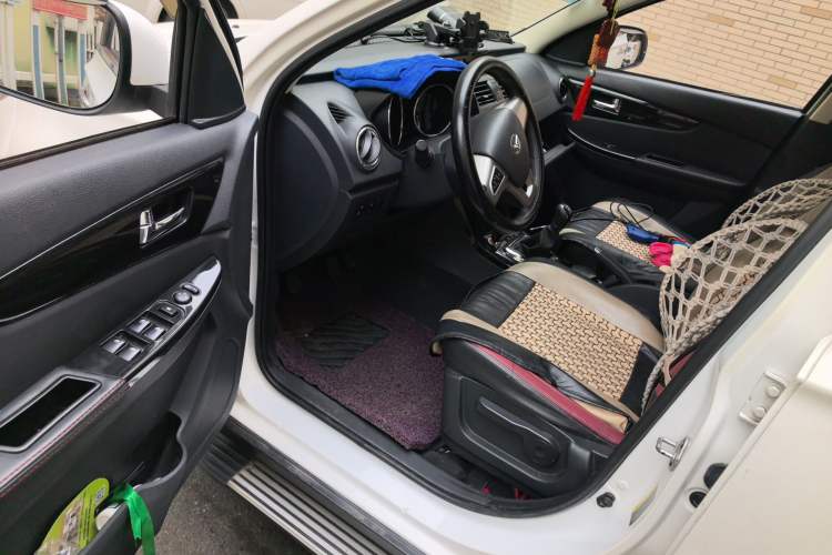 Used HYOSOW S3 2016 1.5L Manual Luxury Edition China IV Emission Standard Driver Seat
