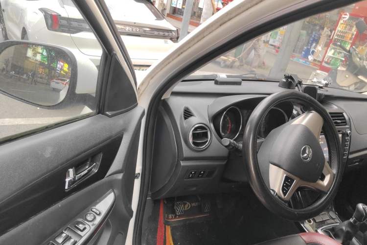 Used HYOSOW S3 2016 1.5L Manual Luxury Edition China IV Emission Standard Driver Seat