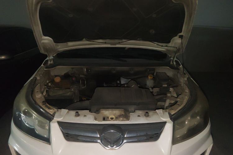 Used HYOSOW S3 2016 1.5L Manual Luxury Model China V Standard Engine Bay