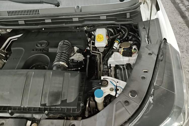 Used HYOSOW S3 2016 S3L 1.5L Manual Prestige Edition Engine Bay Left