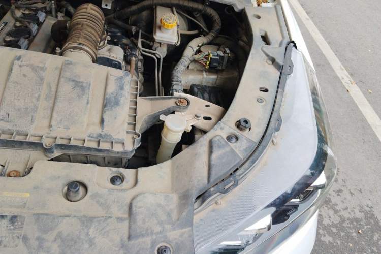 Used HYOSOW S3 2016 S3L 1.5L Manual Prestige Edition Engine Bay Left