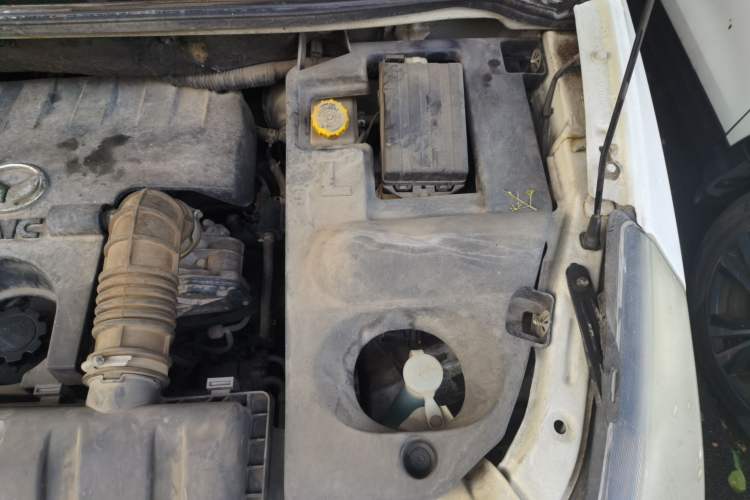Used HYOSOW S3 2016 1.5L Manual Comfort Version China IV Emission Standard Engine Bay Left