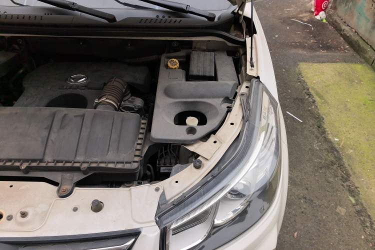 Used HYOSOW S3 2016 1.5L Manual Luxury Edition China IV Emission Standard Engine Bay Left