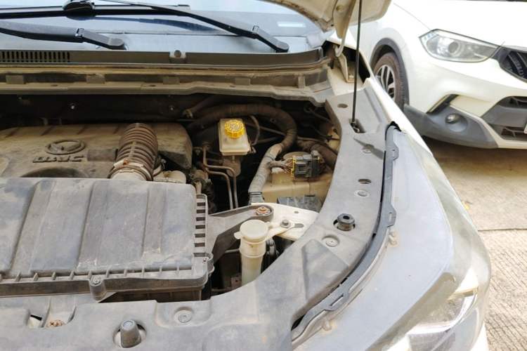 Used HYOSOW S3 2016 S3L 1.5L Manual Prestige Edition Engine Bay Left
