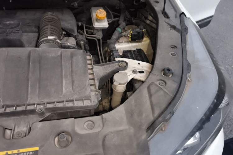 Used HYOSOW S3 2016 S3L 1.5L Manual Premium Edition Engine Bay Left