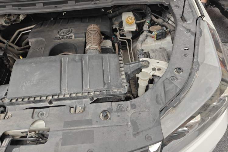 Used HYOSOW S3 2016 S3L 1.5L Manual Prestige Edition Engine Bay Left