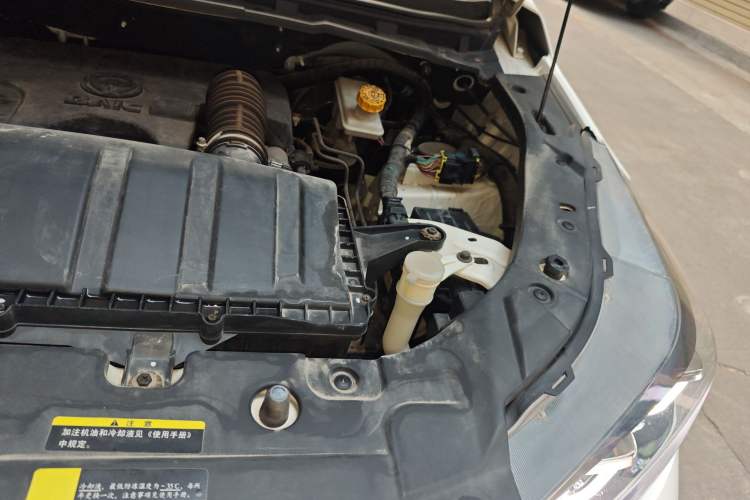 Used HYOSOW S3 2016 S3L 1.5L Manual Prestige Edition Engine Bay Left
