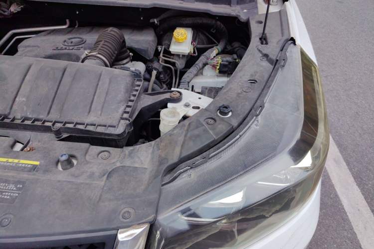Used HYOSOW S3 2016 S3L 1.5L Manual Premium Edition Engine Bay Left