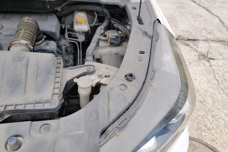 Used HYOSOW S3 2016 S3L 1.5L Manual Prestige Edition Engine Bay Left