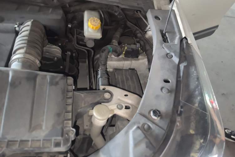 Used HYOSOW S3 2016 S3L 1.5L Manual Premium Edition Engine Bay Left