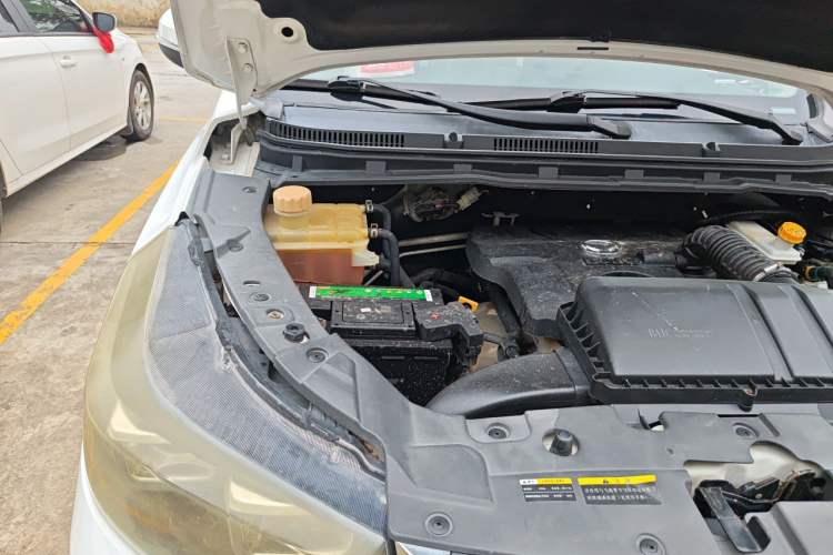 Used HYOSOW S3 2016 S3L 1.5L Manual Premium Edition Engine Bay Right