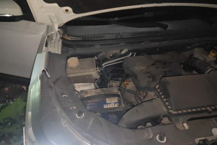 Used HYOSOW S3 2016 S3L 1.5L Manual Premium Edition Engine Bay Right