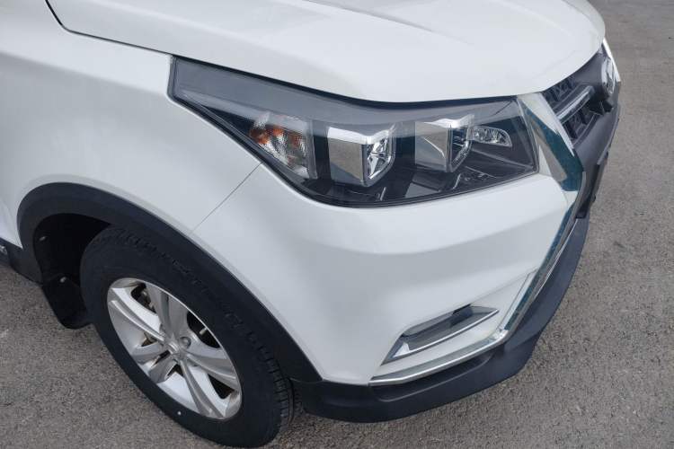 Used HYOSOW S3 2016 S3L 1.5L Manual Prestige Edition Exterior 13