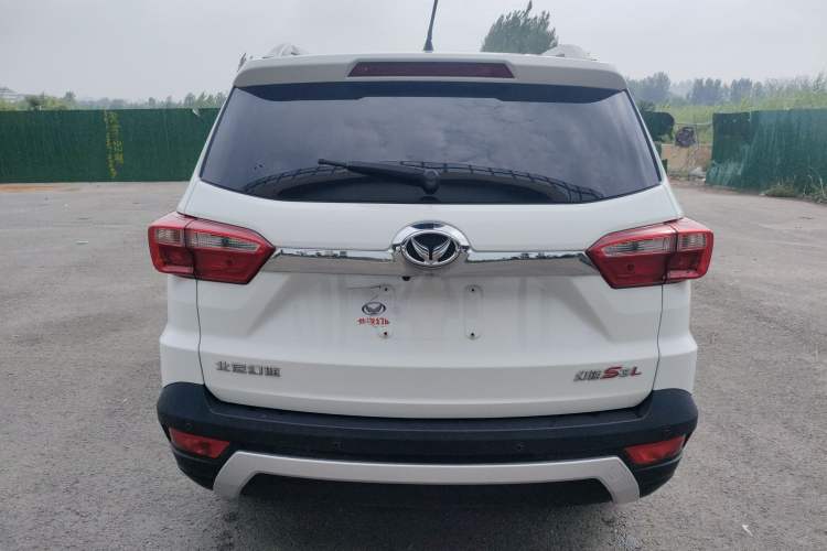 Used HYOSOW S3 2016 S3L 1.5L Manual Prestige Edition Exterior 8