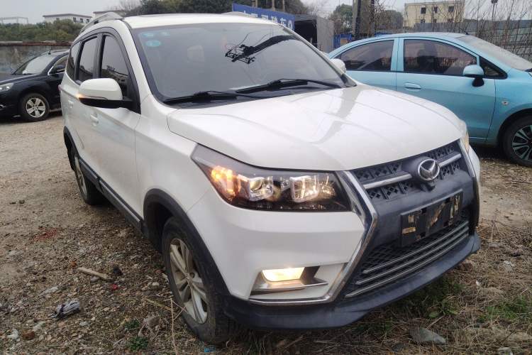 Used HYOSOW S3 2016 S3L 1.5L Manual Prestige Edition Front Right 45 Deg