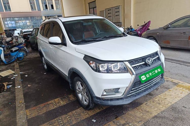 Used HYOSOW S3 2016 S3L 1.5L Manual Prestige Edition Front Right 45 Deg