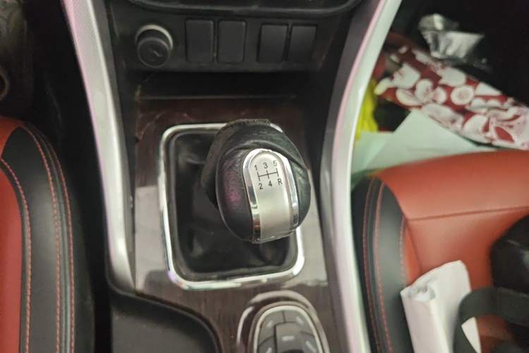 Used HYOSOW S3 2016 S3L 1.5L Manual Premium Edition Gear Lever