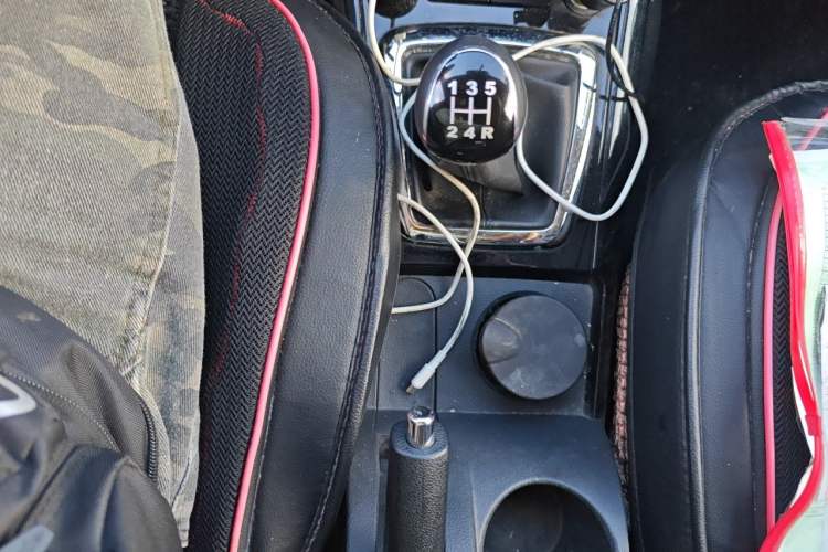 Used HYOSOW S3 2016 1.5L Manual Comfort Version China V Gear Lever