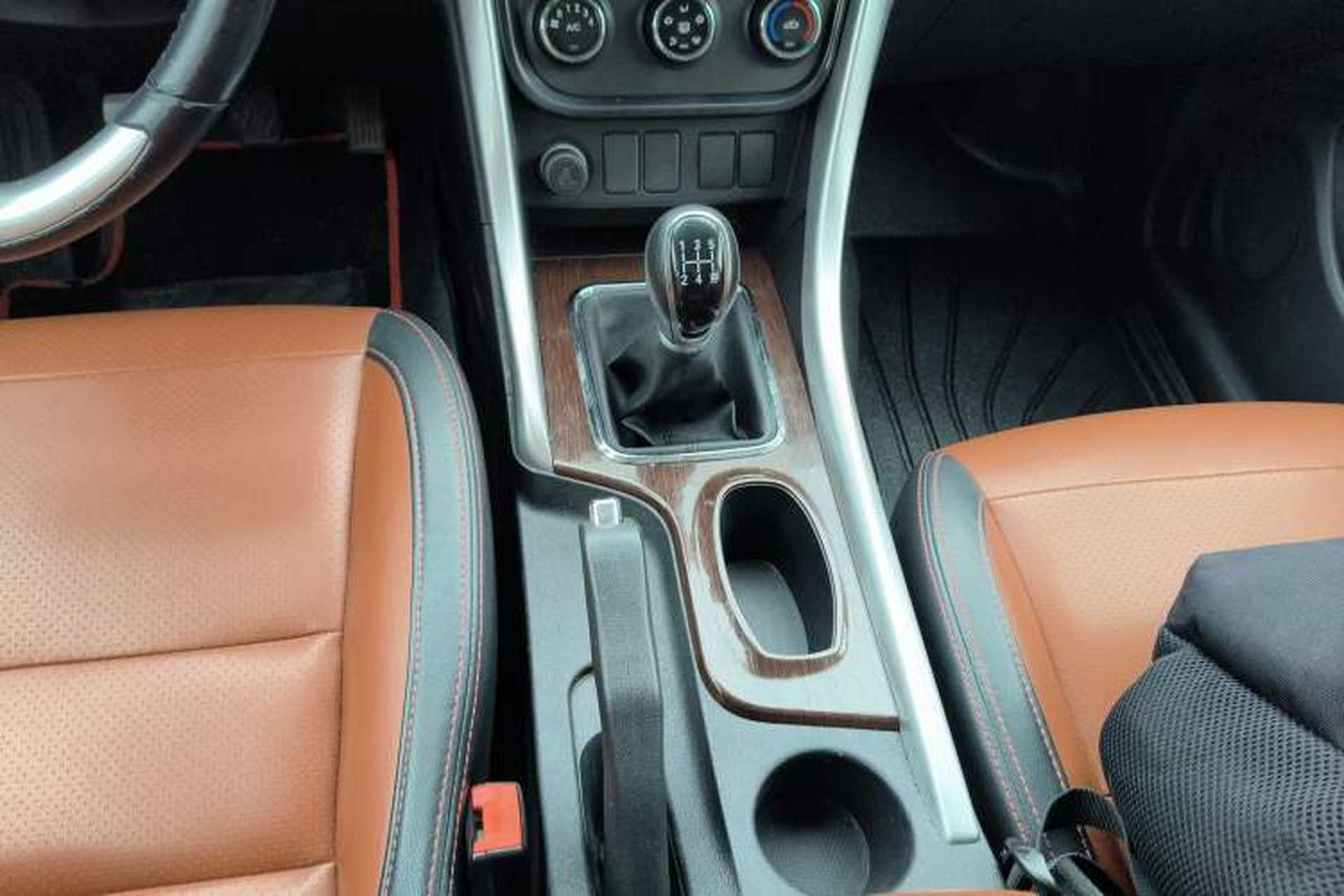 Used HYOSOW S3 2016 S3L 1.5L Manual Premium Edition Gear Lever