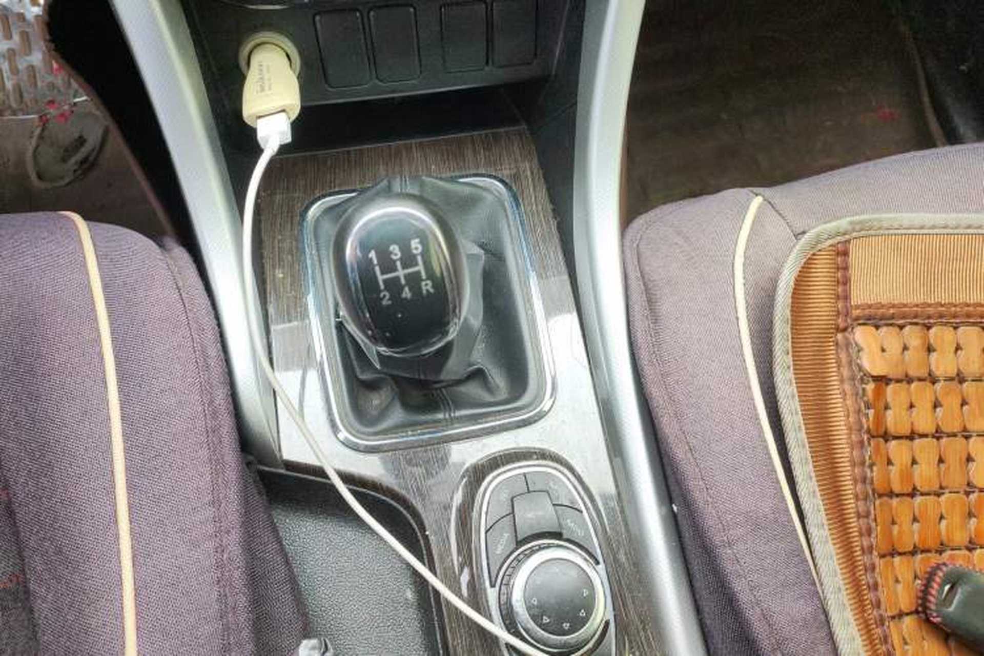 Used HYOSOW S3 2016 S3L 1.5L Manual Prestige Edition Gear Lever