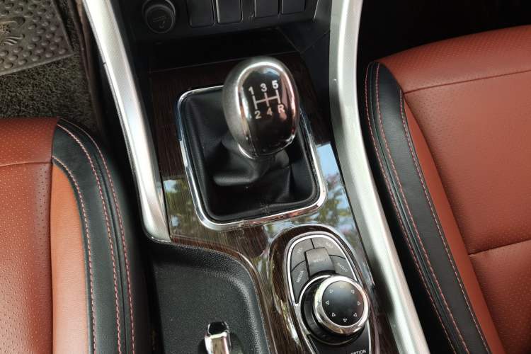 Used HYOSOW S3 2016 S3L 1.5L Manual Premium Edition Gear Lever