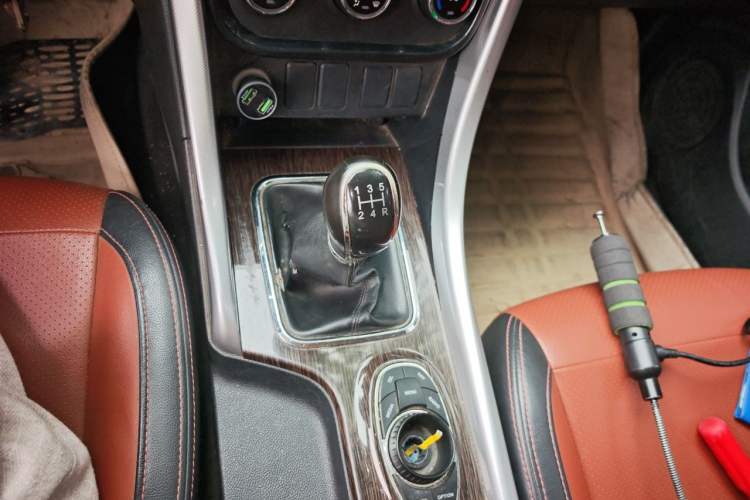 Used HYOSOW S3 2016 S3L 1.5L Manual Premium Edition Gear Lever