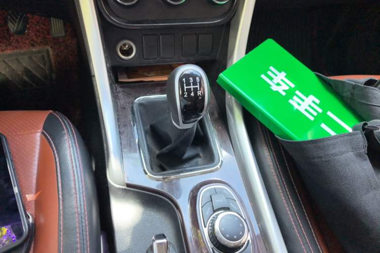 Used HYOSOW S3 2016 1.5L Manual Luxury Model China V Standard Gear Lever