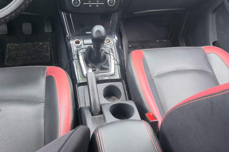 Used HYOSOW S3 2016 1.5L Manual Luxury Model China V Standard Gear Lever