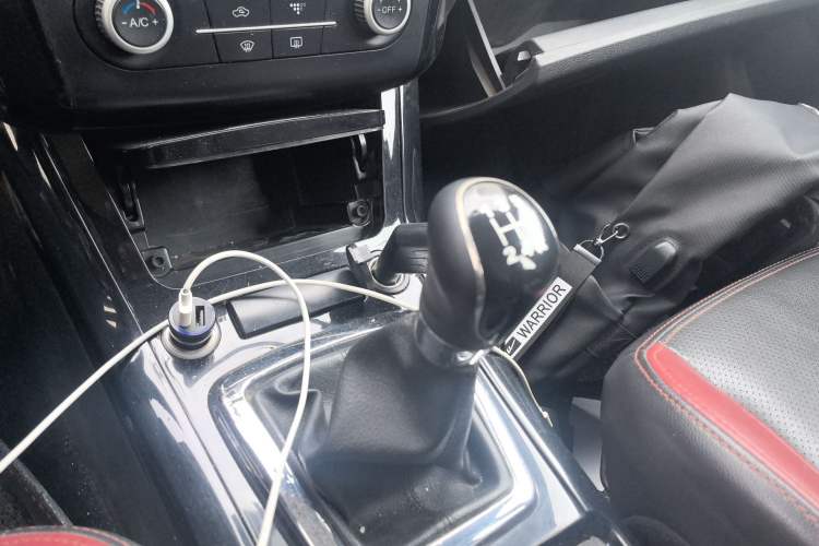 Used HYOSOW S3 2016 1.5L Manual Luxury Model China V Standard Gear Lever