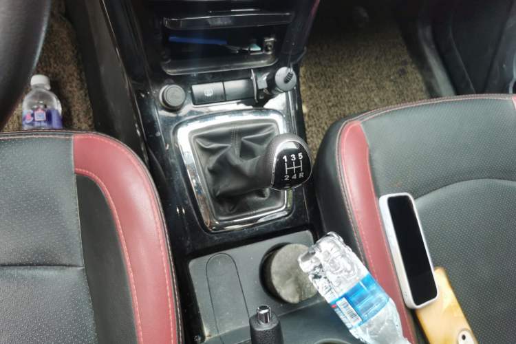 Used HYOSOW S3 2016 1.5L Manual Comfort Version China IV Emission Standard Gear Lever
