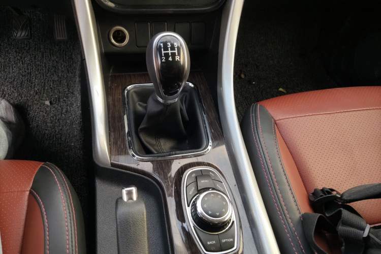 Used HYOSOW S3 2016 S3L 1.5L Manual Premium Edition Gear Lever