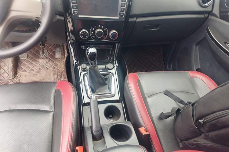Used HYOSOW S3 2016 1.5L Manual Comfort Version China IV Emission Standard Gear Lever