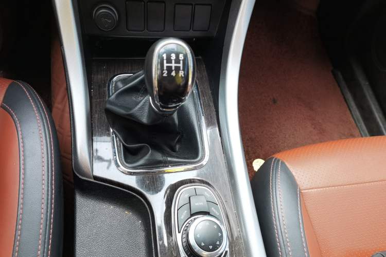 Used HYOSOW S3 2016 S3L 1.5L Manual Premium Edition Gear Lever