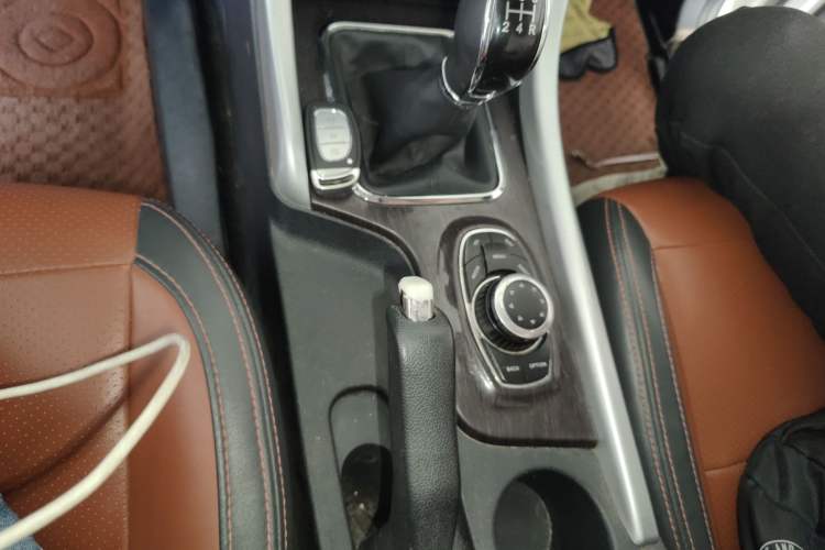 Used HYOSOW S3 2016 S3L 1.5L Manual Prestige Edition Gear Lever