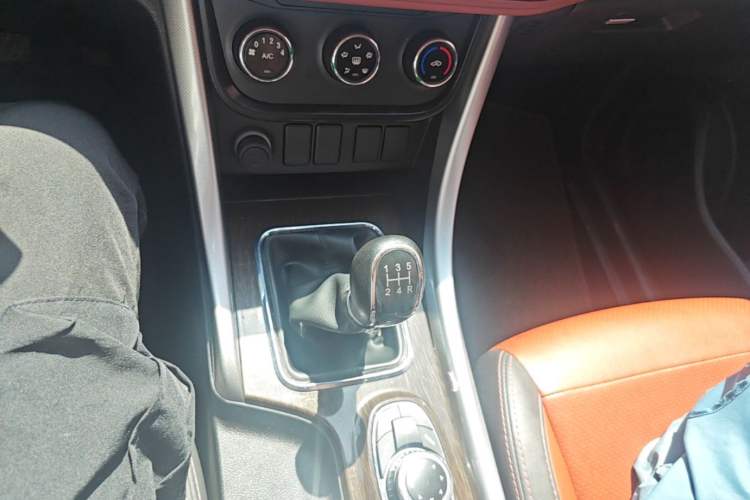 Used HYOSOW S3 2016 S3L 1.5L Manual Premium Edition Gear Lever
