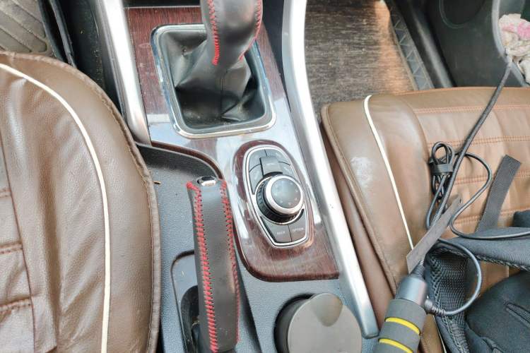 Used HYOSOW S3 2016 S3L 1.5L Manual Prestige Edition Gear Lever