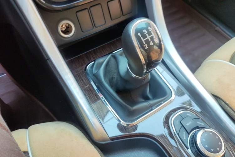 Used HYOSOW S3 2016 S3L 1.5L Manual Premium Edition Gear Lever