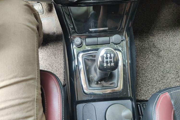 Used HYOSOW S3 2016 1.5L Manual Entrepreneurship Model Gear Lever