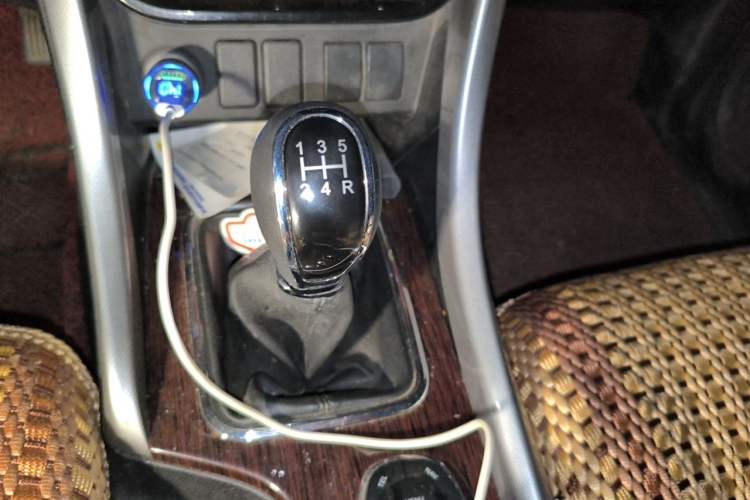 Used HYOSOW S3 2016 S3L 1.5L Manual Premium Edition Gear Lever