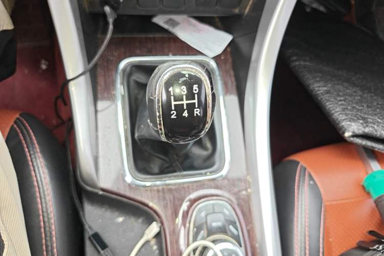 Used HYOSOW S3 2016 S3L 1.5L Manual Premium Edition Gear Lever