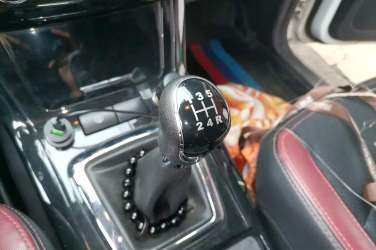Used HYOSOW S3 2016 1.5L Manual Comfort Version China V Gear Lever