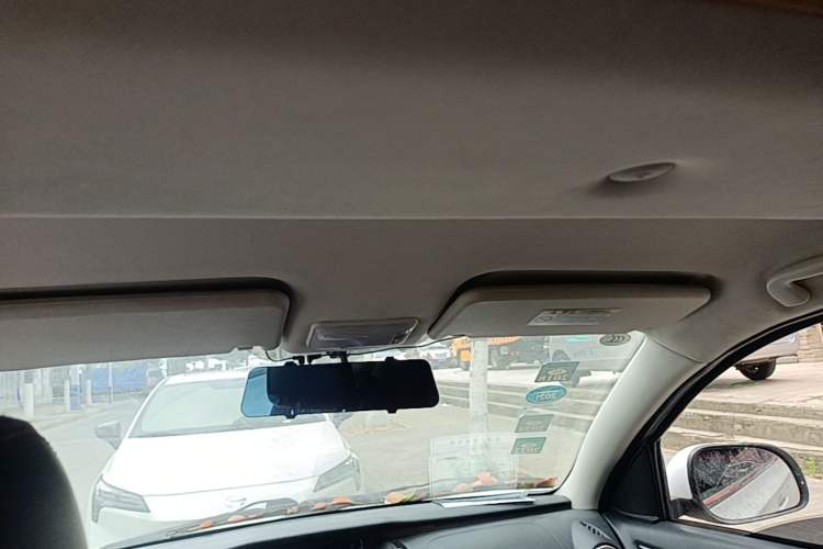 Used HYOSOW S3 2016 1.5L Manual Comfort Version China IV Emission Standard Headliner