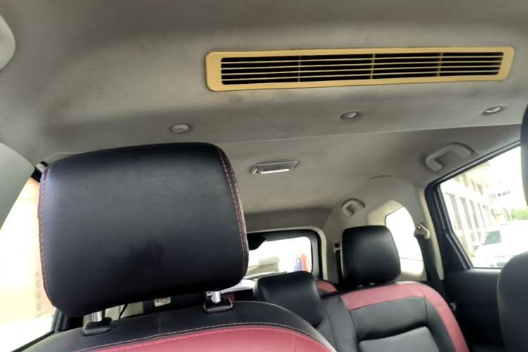 Used HYOSOW S3 2016 1.5L Manual Comfort Version China IV Emission Standard Headliner