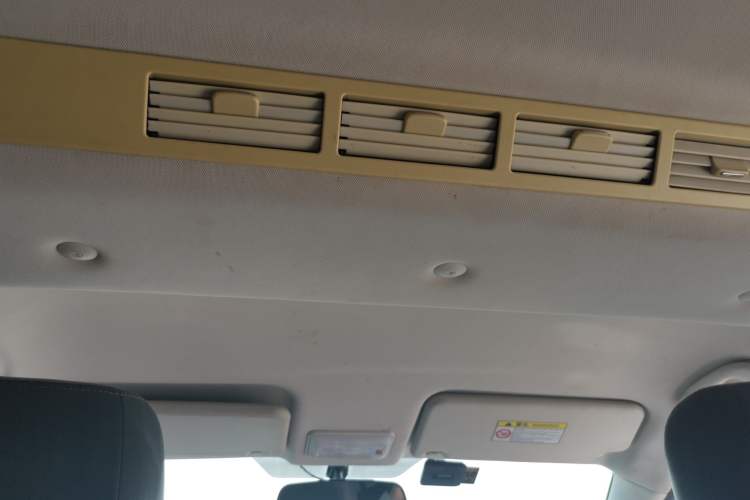 Used HYOSOW S3 2016 1.5L Manual Comfort Version China IV Emission Standard Headliner